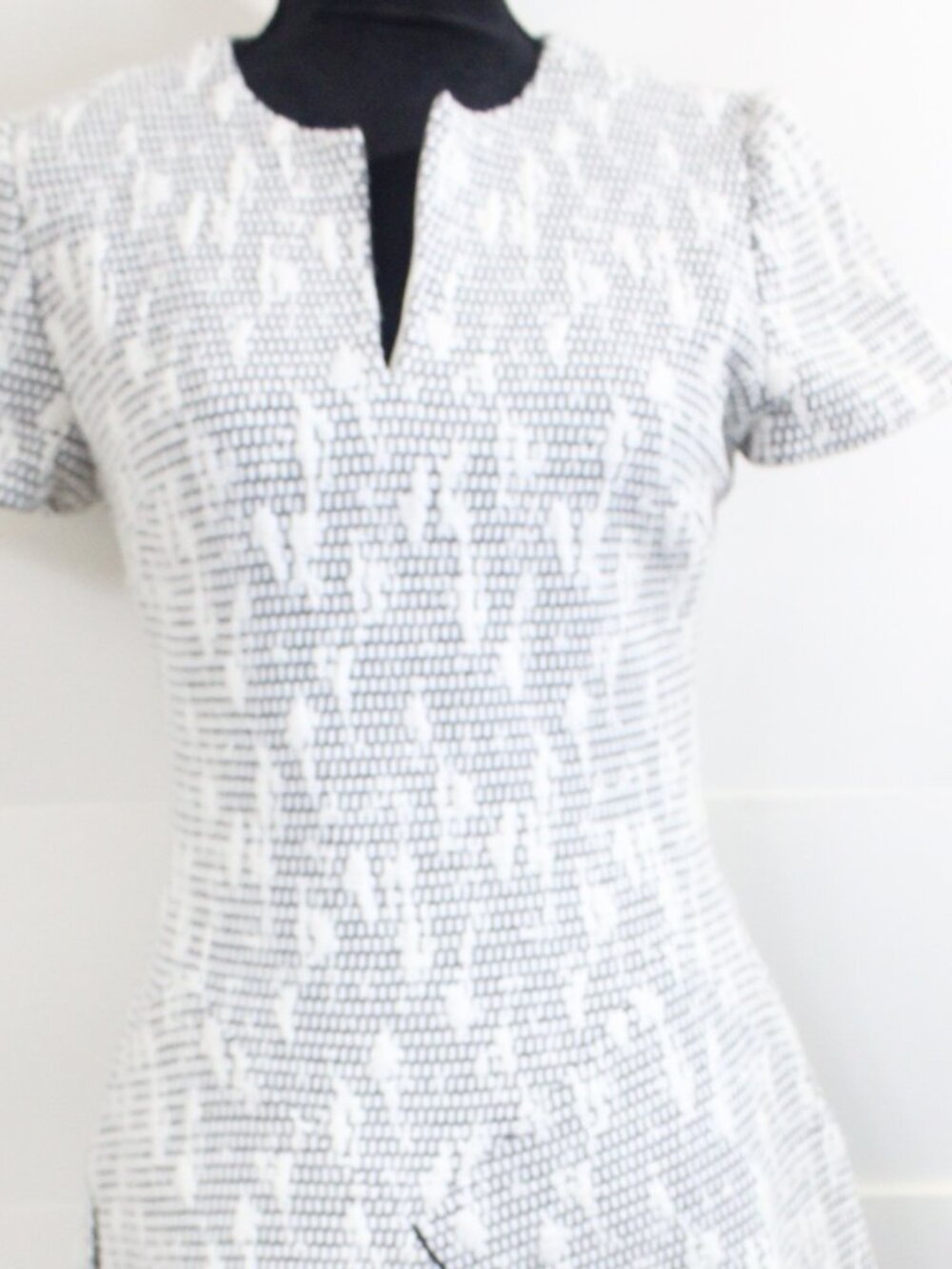 Raoul Tweed Circle Skirt, dress in Creme and Black, Size 6